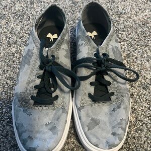 Under Armour Men's Black and Gray Sneakers